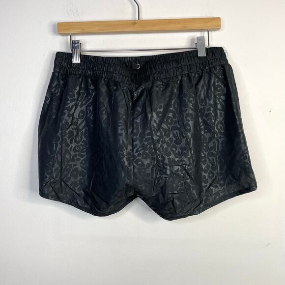 Zyia Active Black Leopard Print Bomber Workout Training Shorts womens L new nwt - Picture 8 of 15